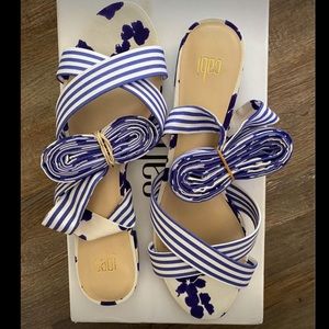 Cabi NWT satin ankle wrap sandals NWT blue white floral